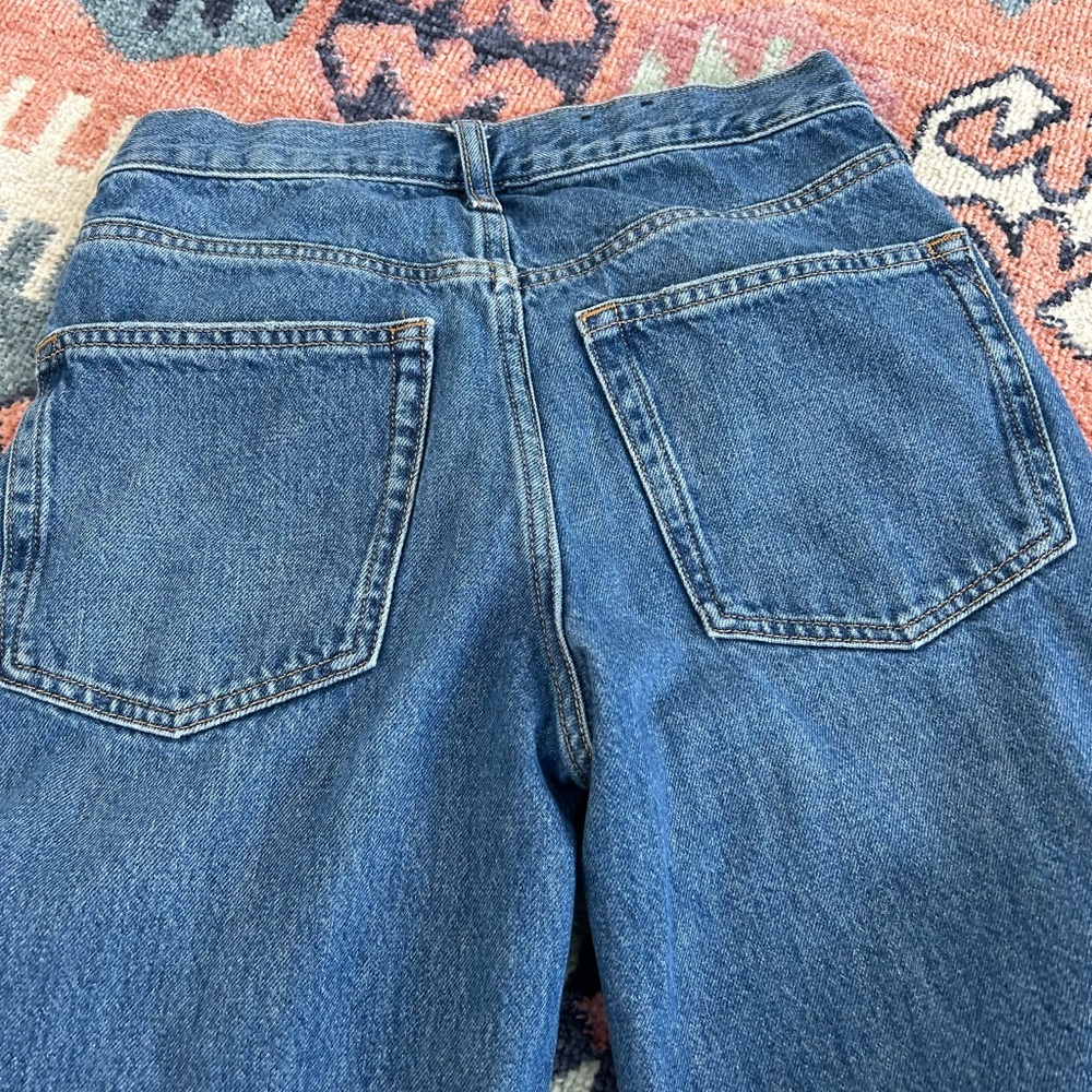GAP Women's Straight Leg Blue Jeans - Picture 4 of 4